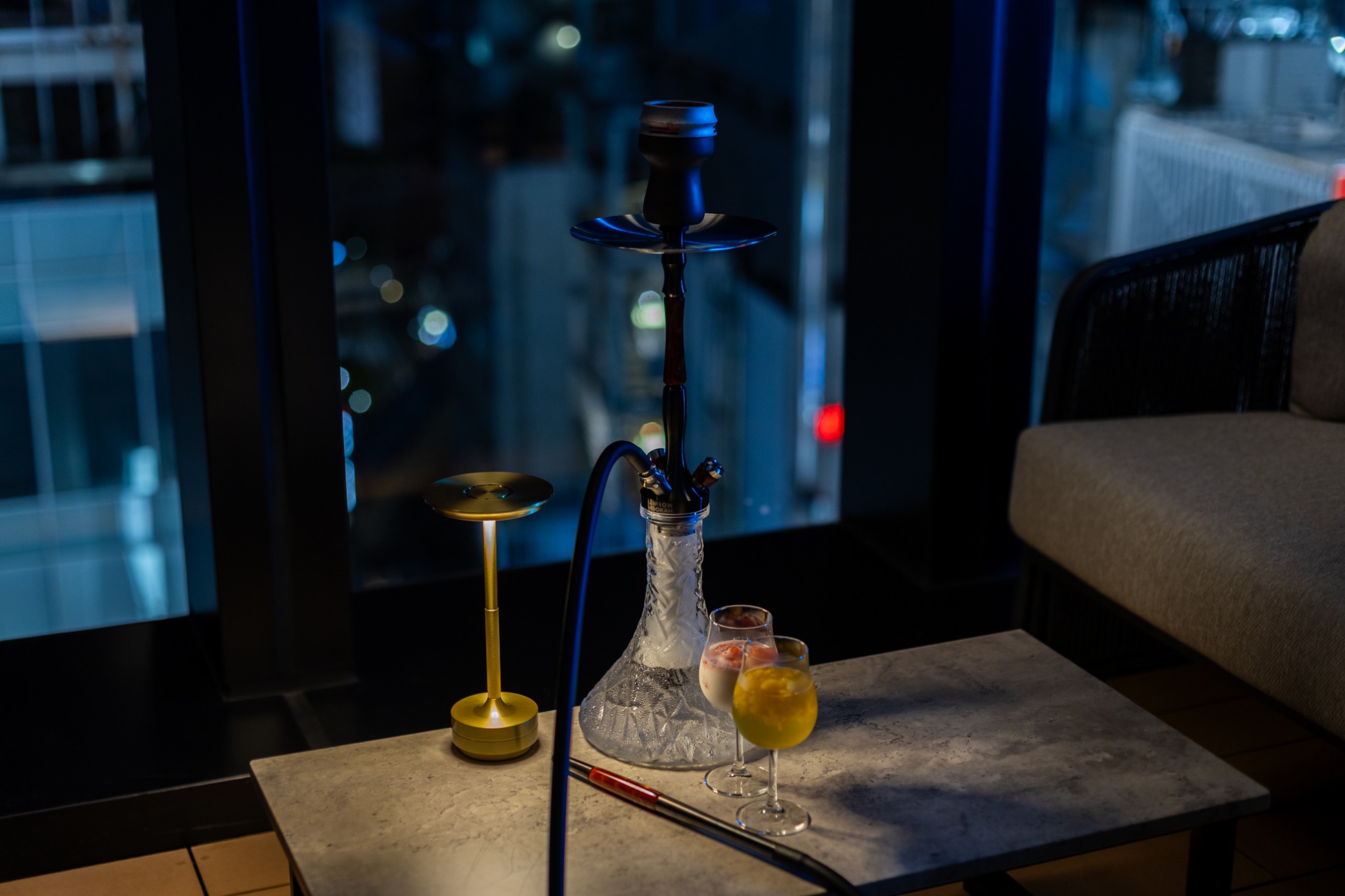 夜景とシーシャ、ドリンク